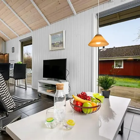 Ketilbiorn - 1-2km To The Fjord By Interhome Feriehus *